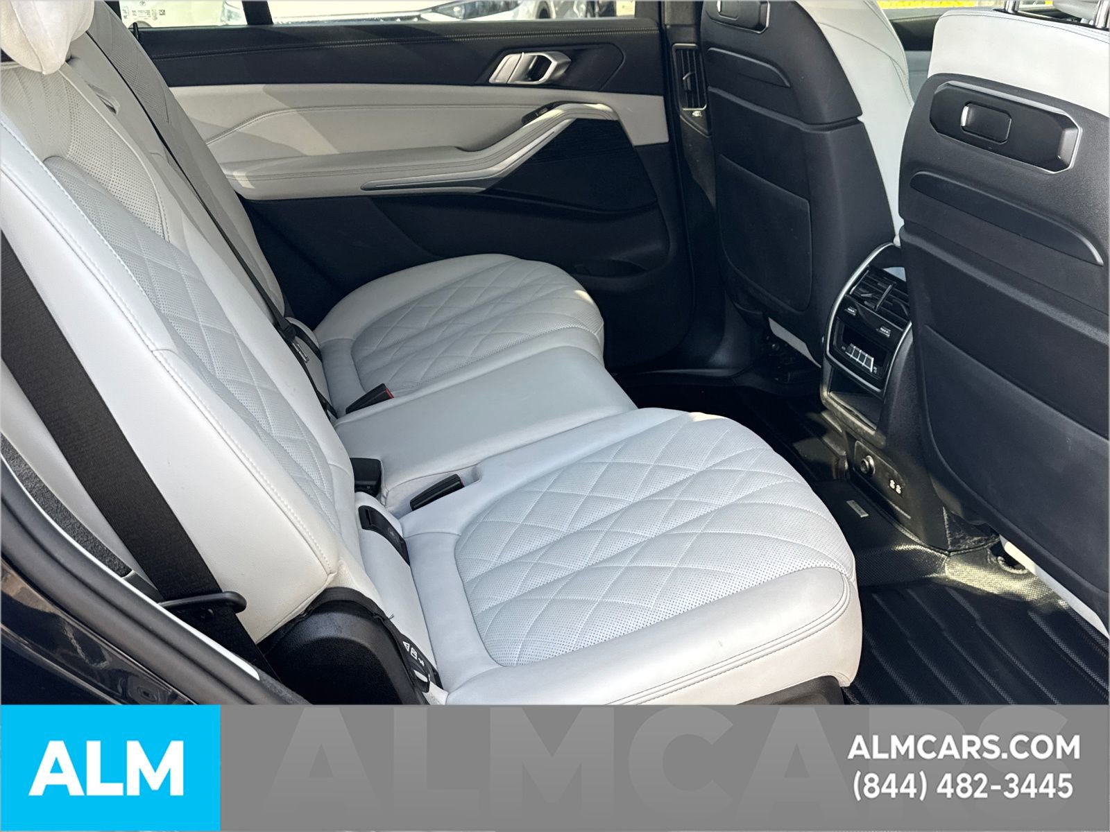 Used 2024 BMW X7 xDrive40i w/ M Sport Package AWD/4WD image 18