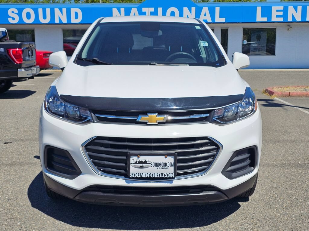 Used 2022 Chevrolet Trax LS w/ Tint and Cruise Package AWD/4WD image 9