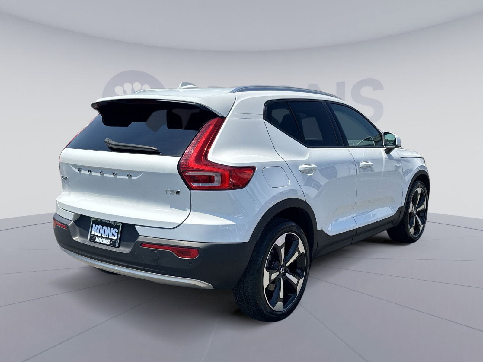 Used 2020 Volvo XC40 T5 Momentum w/ Protection Package Premier AWD/4WD image 16