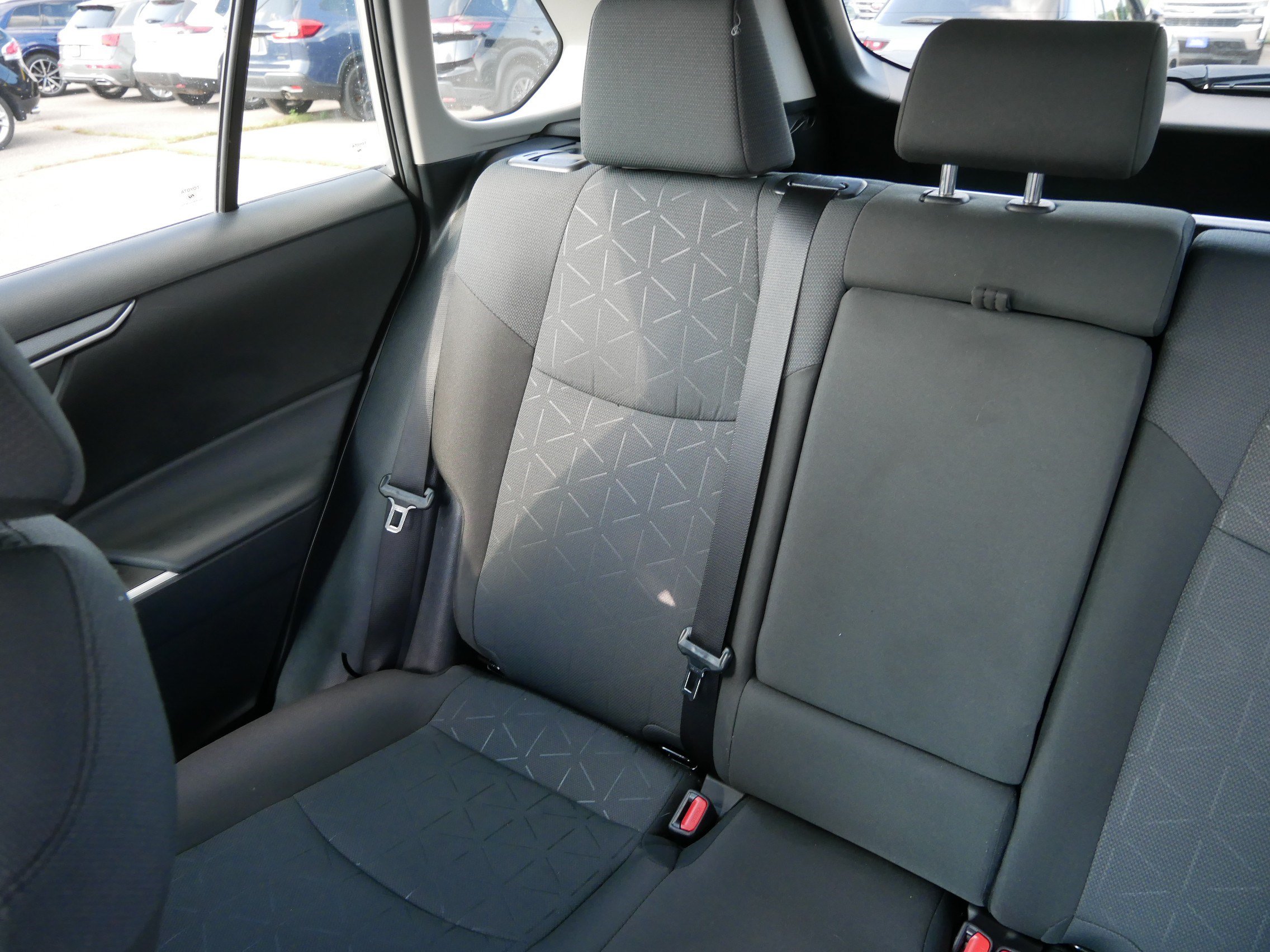 Used 2025 Toyota RAV4 XLE AWD/4WD image 12