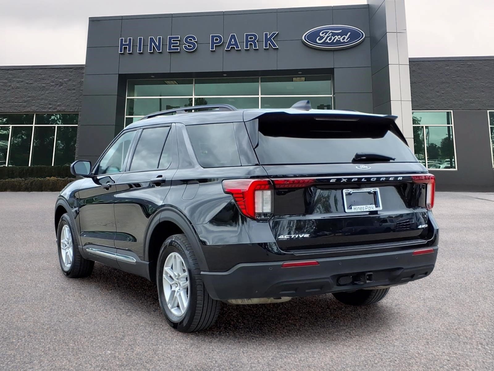Certified 2025 Ford Explorer Active AWD/4WD image 5