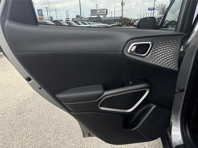 Used 2024 Kia Soul LX w/ Option Group 015 FWD image 25