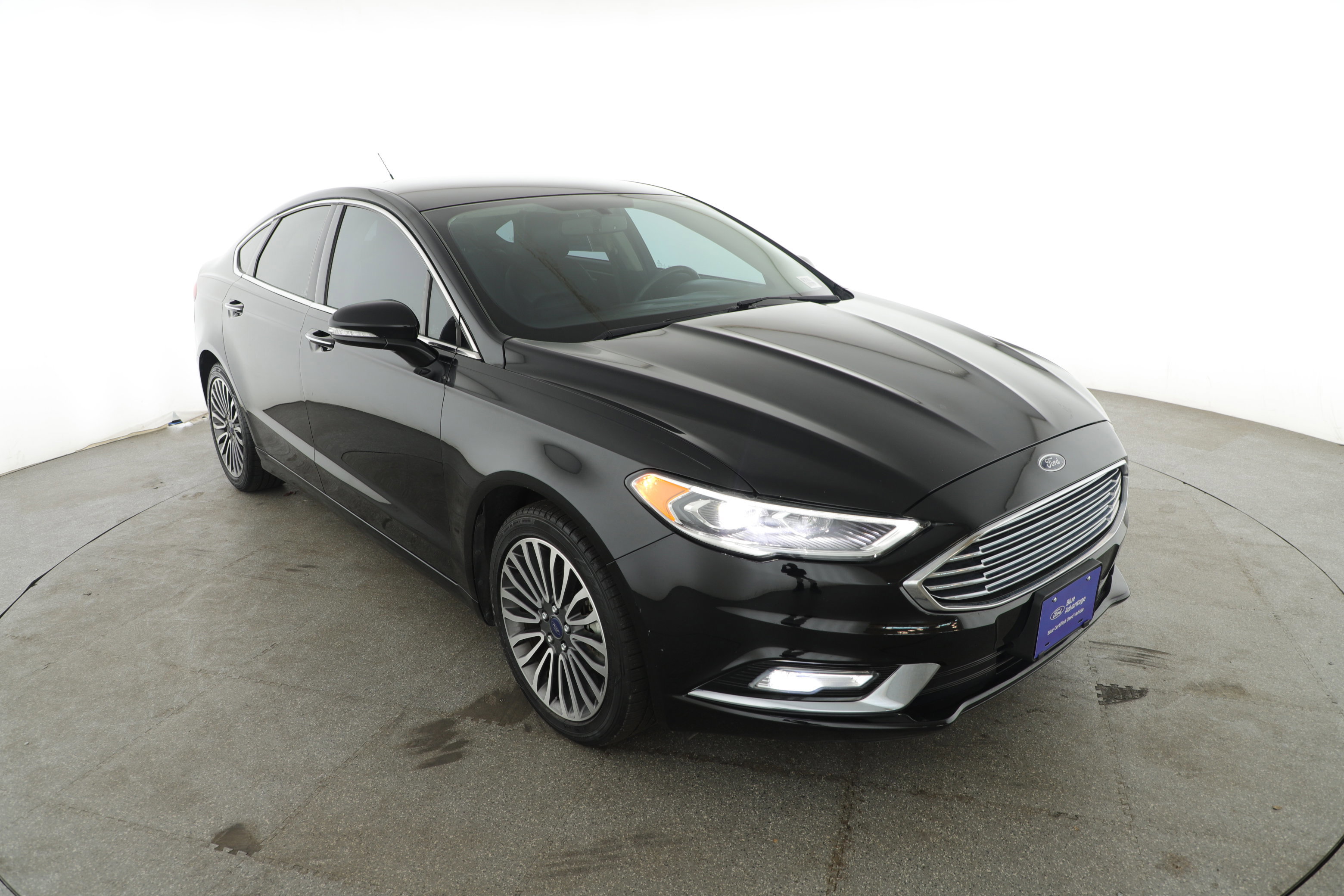 Certified 2017 Ford Fusion SE image 3