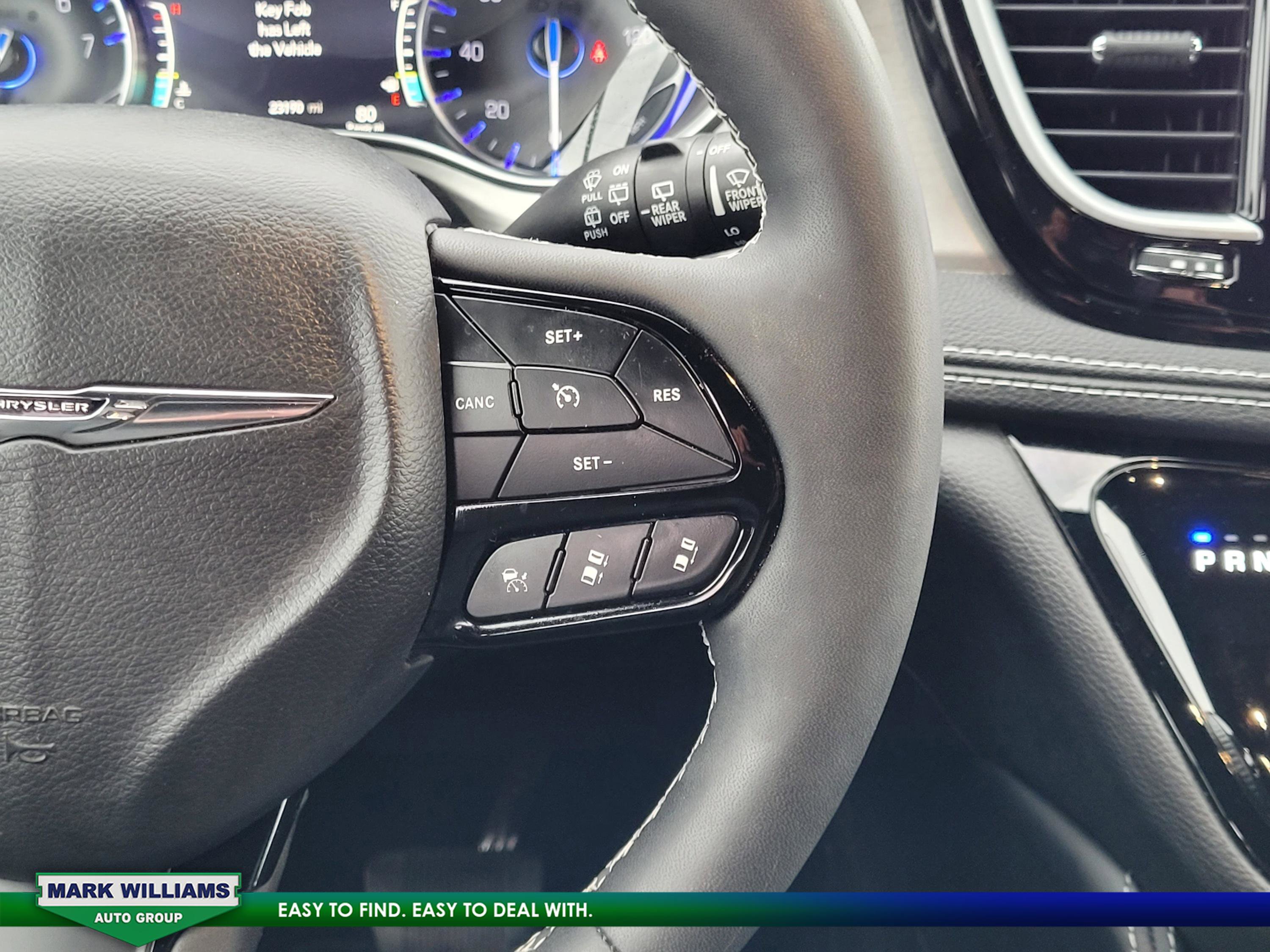 Used 2022 Chrysler Pacifica Limited w/ S Appearance Package image 11