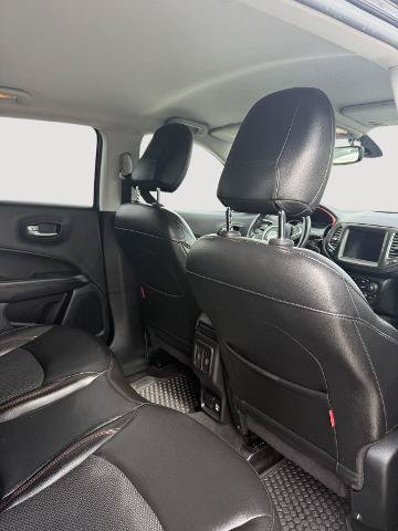 Used 2019 Jeep Compass Trailhawk w/ Cold Weather Group AWD/4WD image 23