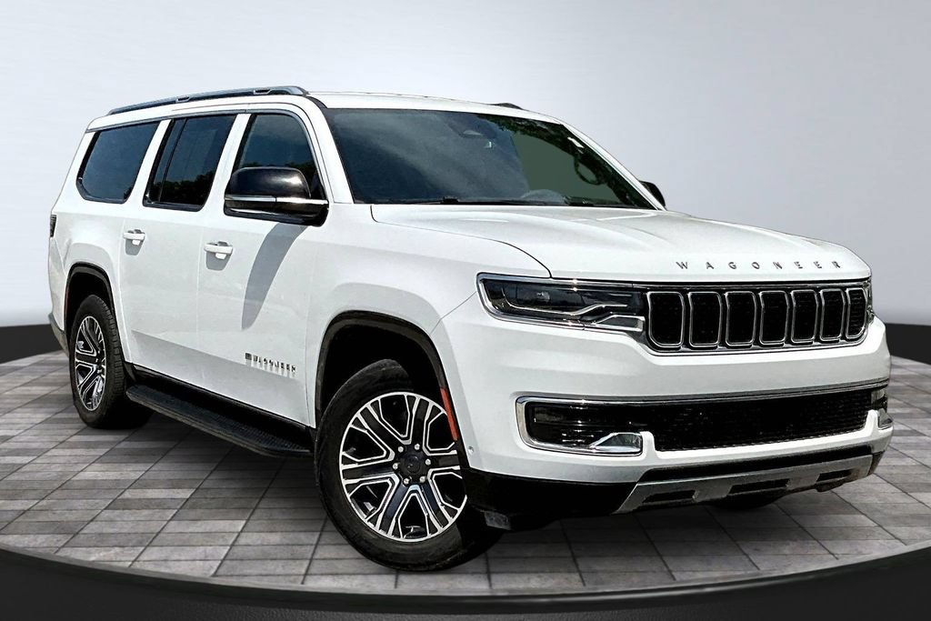 Used 2024 Jeep Wagoneer L Series II w/ Flexible Seating Group AWD/4WD image 3