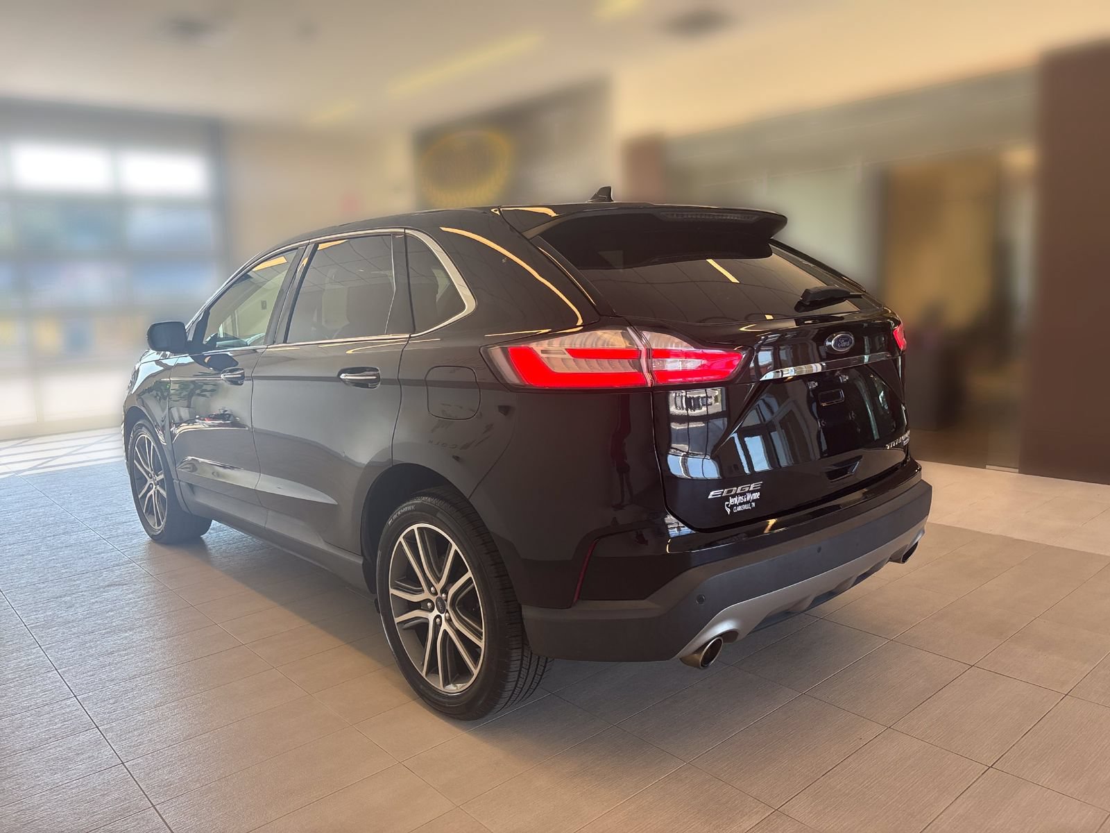 Certified 2020 Ford Edge Titanium FWD image 3