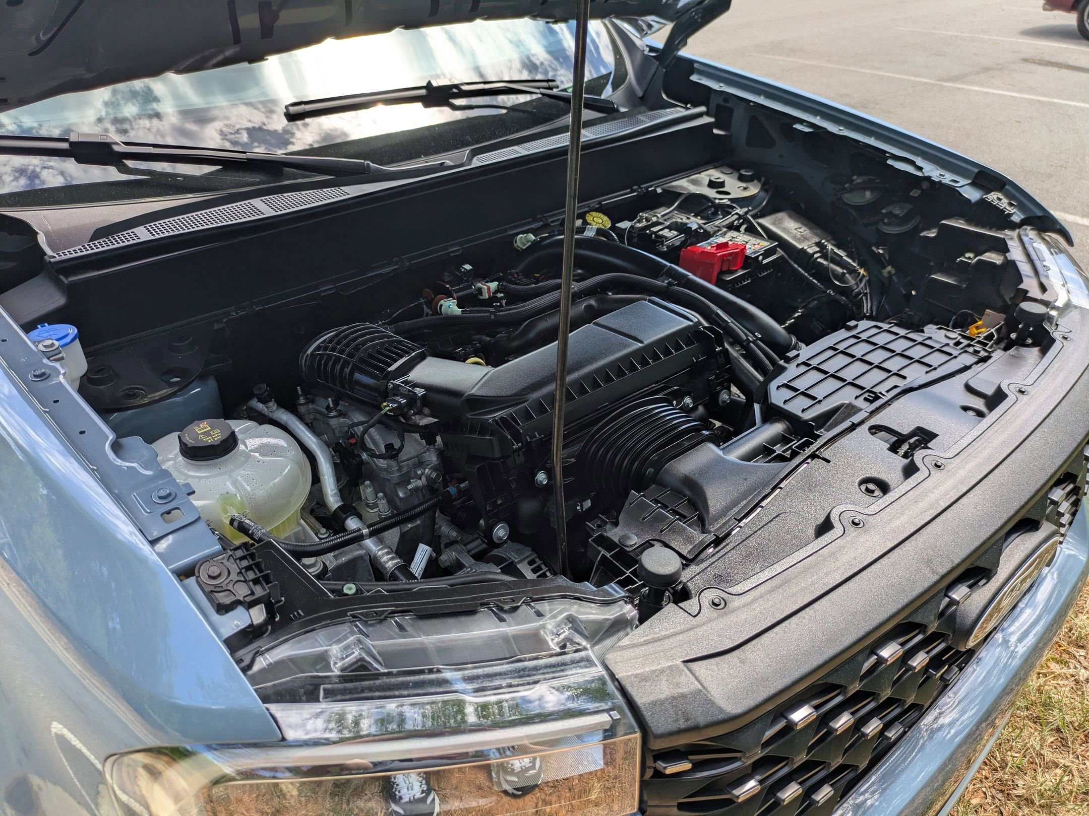 Certified 2025 Ford Maverick Lariat w/ 4K Tow Package image 40