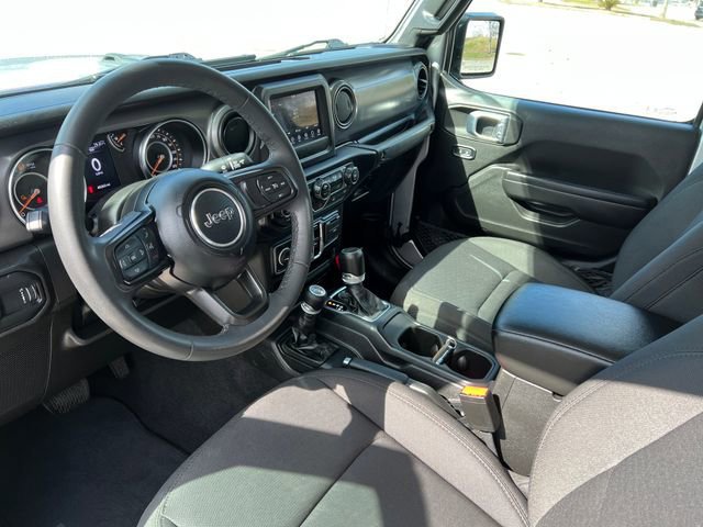 Used 2023 Jeep Gladiator Sport image 18
