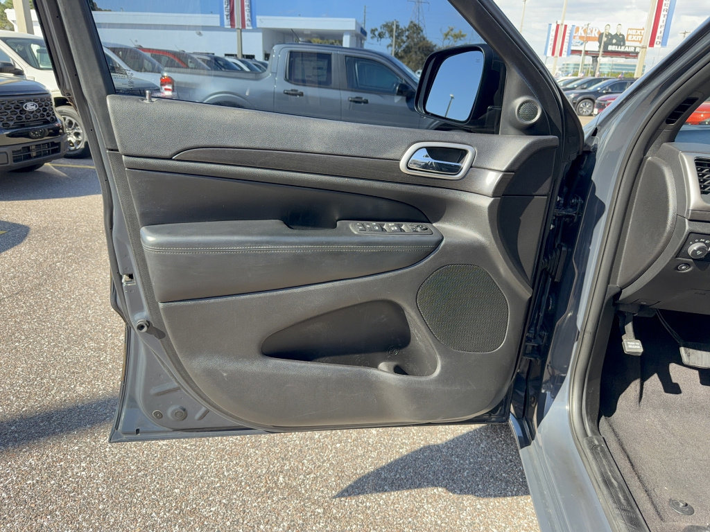 Used 2018 Jeep Grand Cherokee Altitude image 8