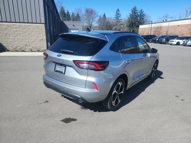 Certified 2023 Ford Escape ST-Line Elite w/ Premium Technology Package image 3