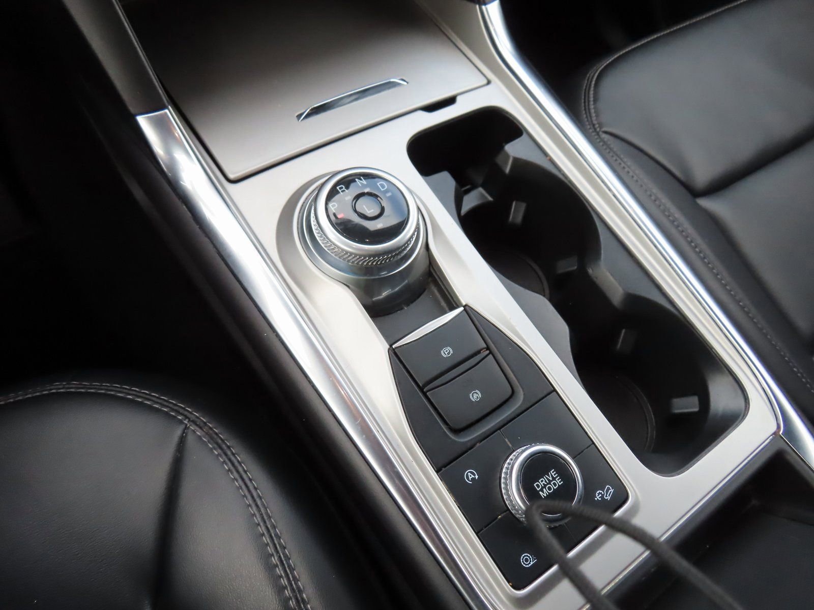 Certified 2023 Ford Explorer XLT w/ Equipment Group 202A image 27