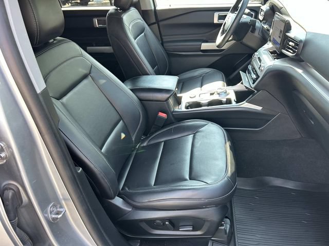 Certified 2023 Ford Explorer XLT w/ Equipment Group 202A AWD/4WD image 31