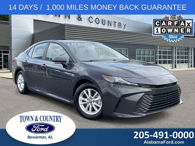 Used 2025 Toyota Camry LE image 7