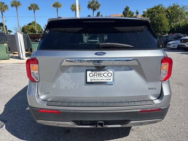 Certified 2022 Ford Explorer XLT w/ Equipment Group 202A image 3