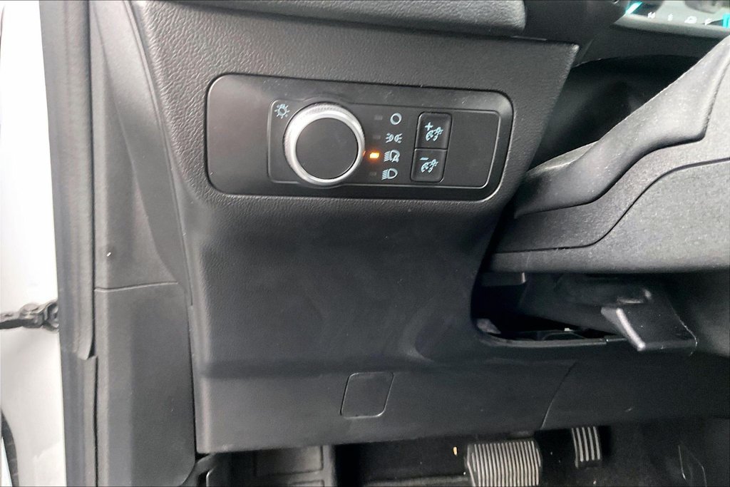 Certified 2022 Ford Escape SE w/ Cold Weather Package AWD/4WD image 36