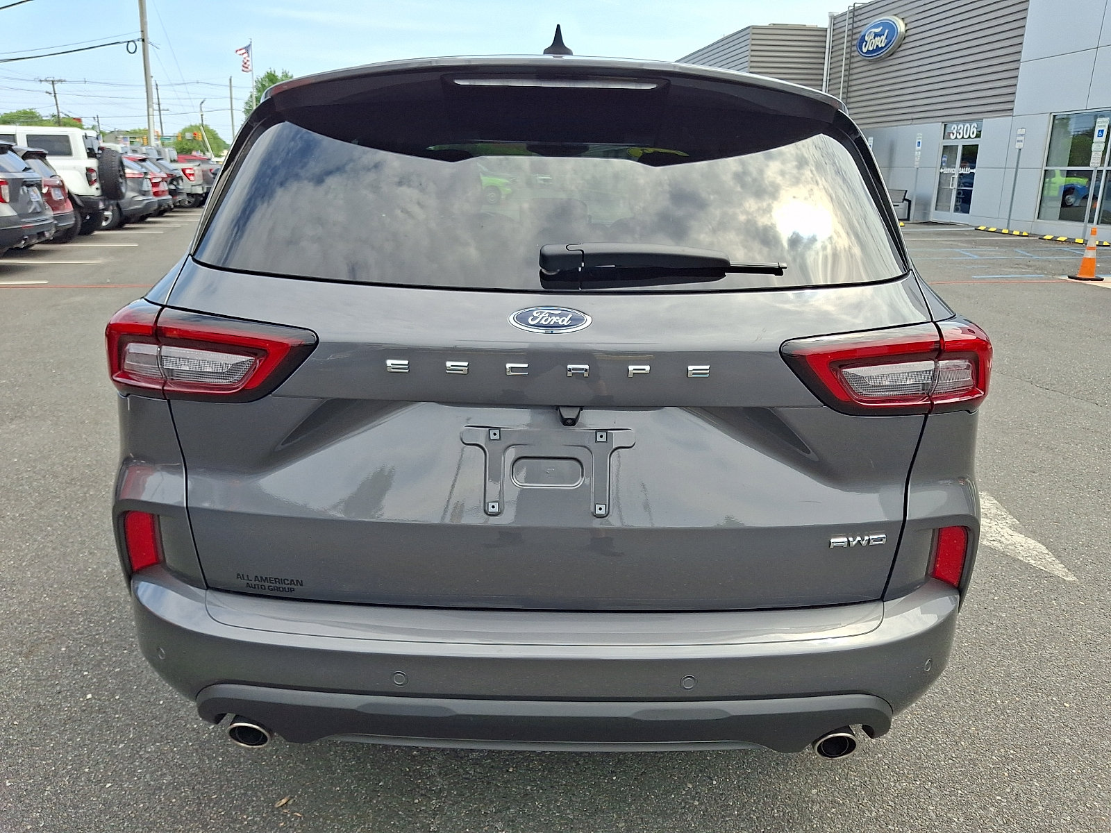 Certified 2023 Ford Escape ST-Line w/ Tech Pack #1 AWD/4WD image 9