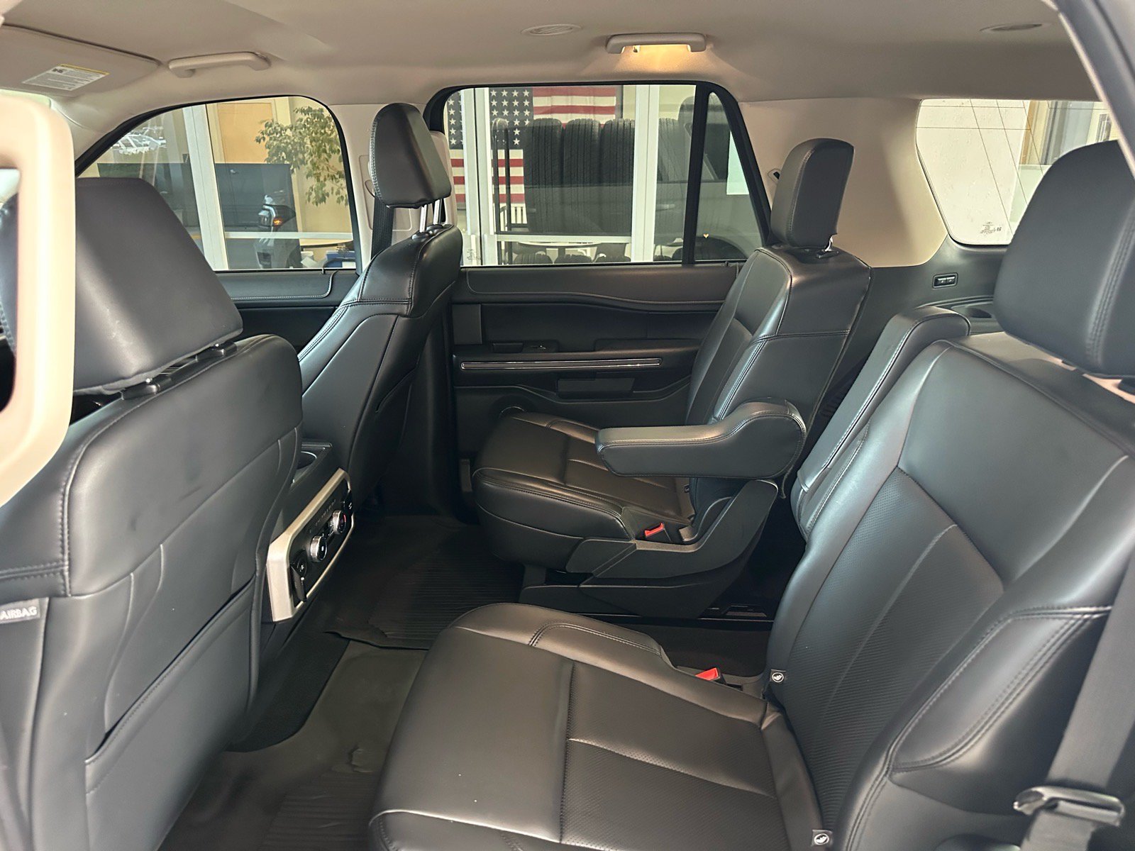 Certified 2024 Ford Expedition XLT RWD image 21