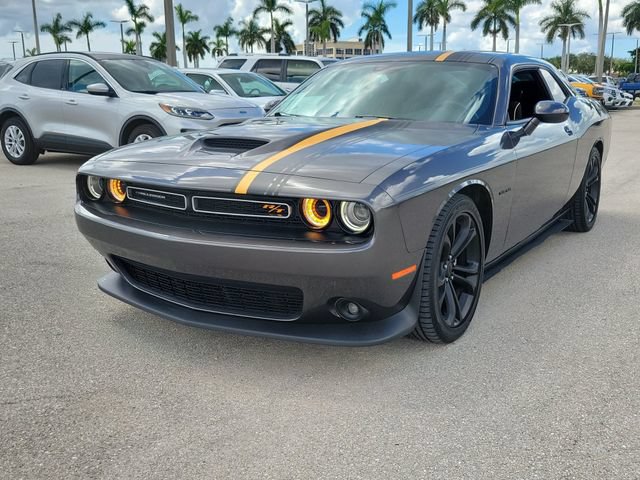 Used 2022 Dodge Challenger R/T RWD image 3