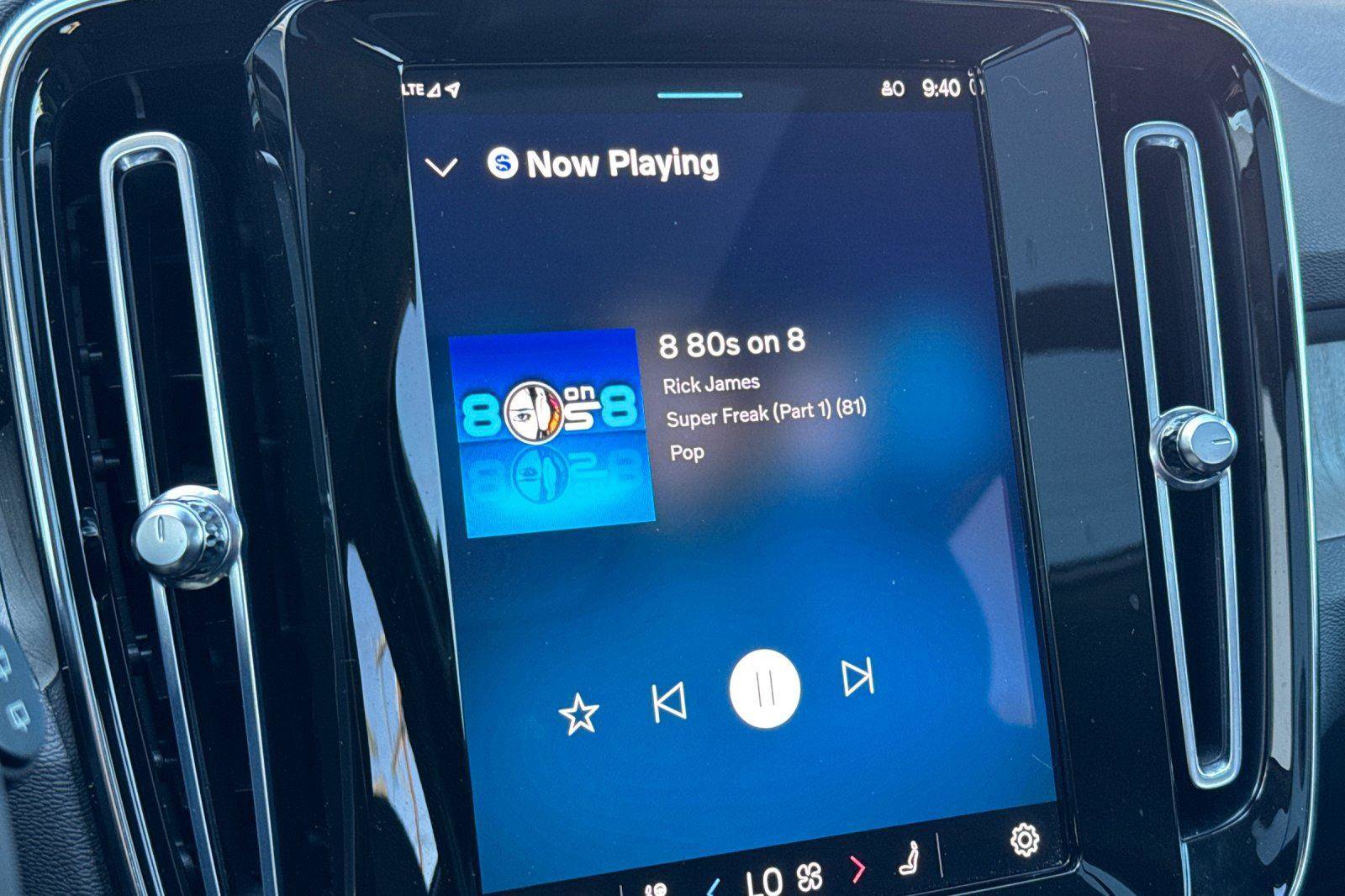 Used 2023 Volvo XC40 B5 Ultimate w/ Protection Package Premier image 15