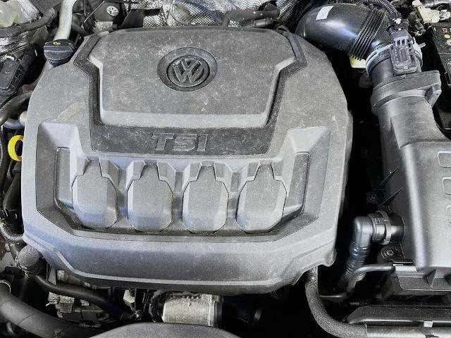 Used 2023 Volkswagen Tiguan SE R-Line AWD/4WD image 9