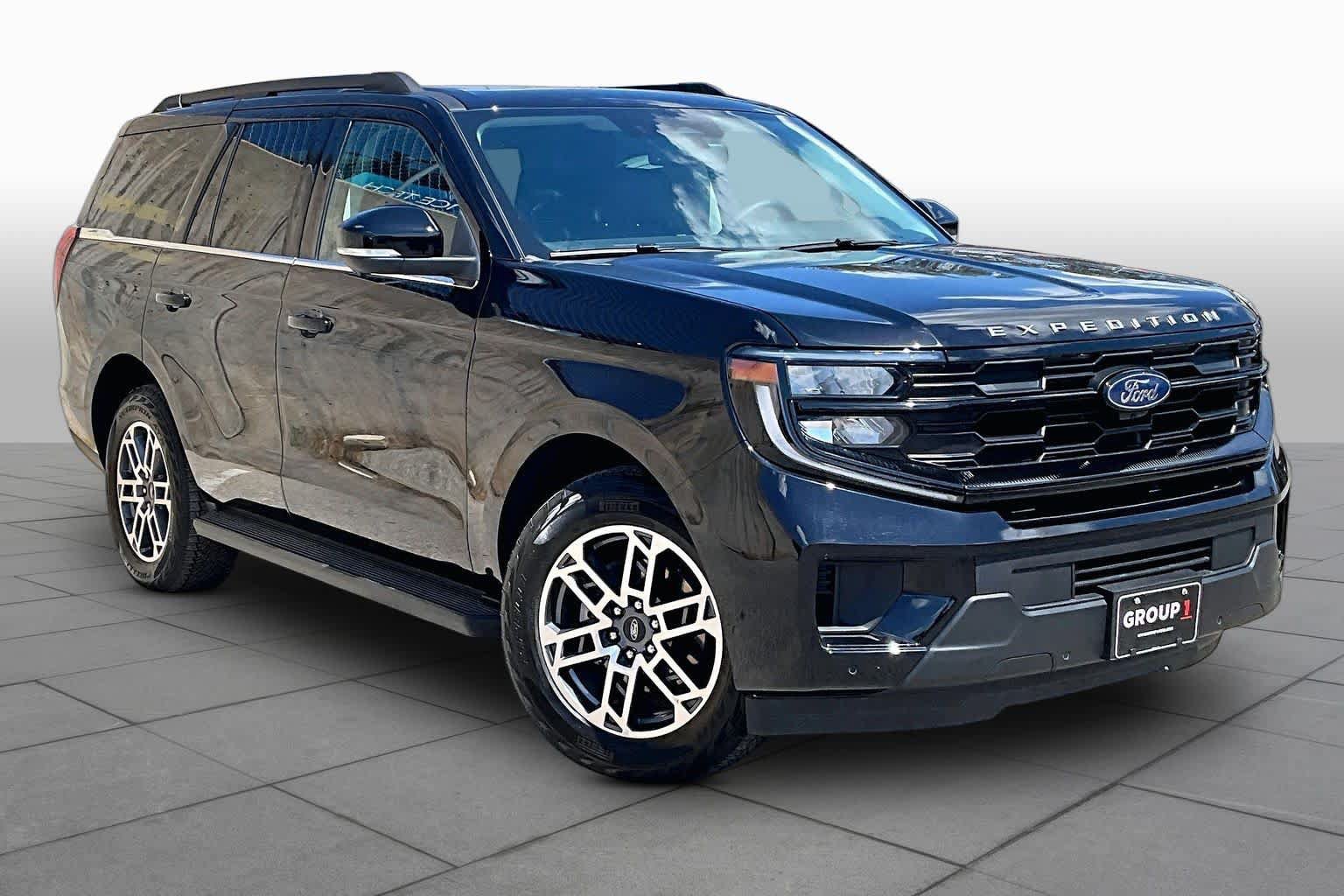 Certified 2025 Ford Expedition Active AWD/4WD image 3