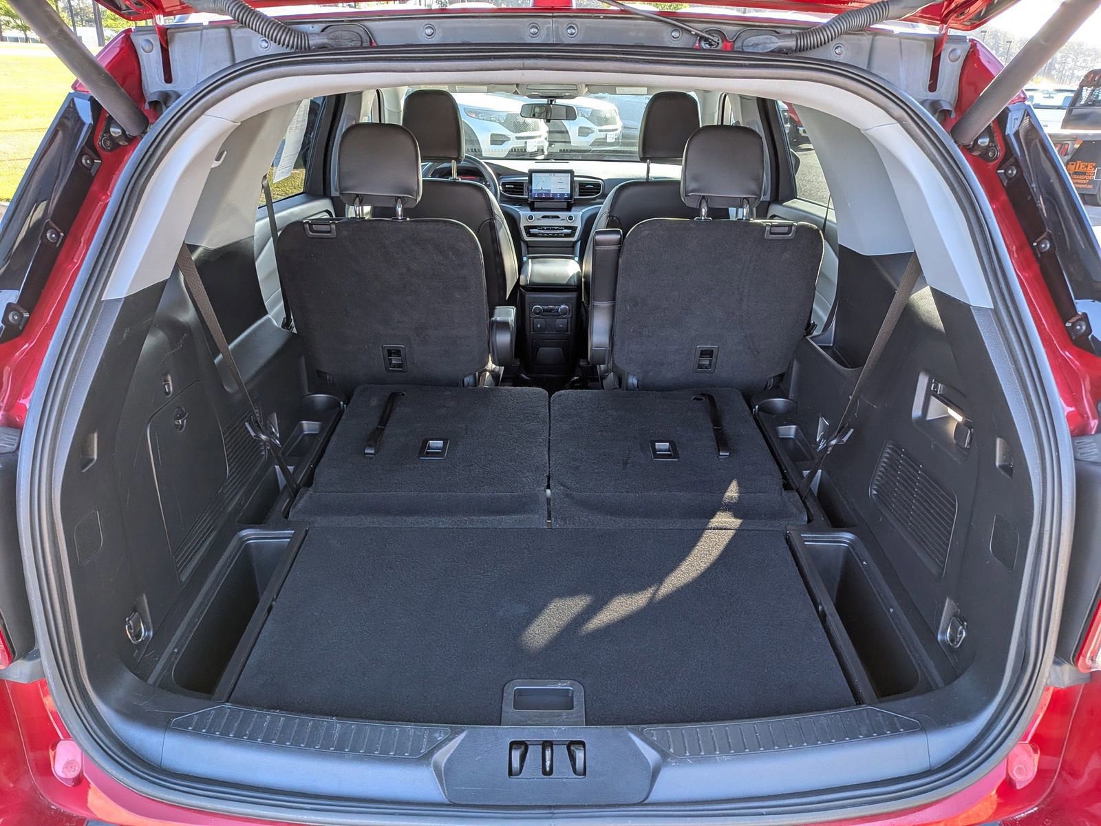 Certified 2022 Ford Explorer XLT w/ Equipment Group 202A image 7