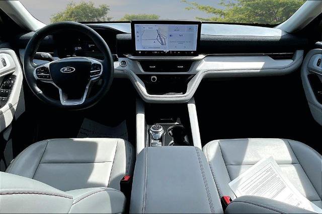 Certified 2025 Ford Explorer Active w/ Active Comfort Package AWD/4WD image 16
