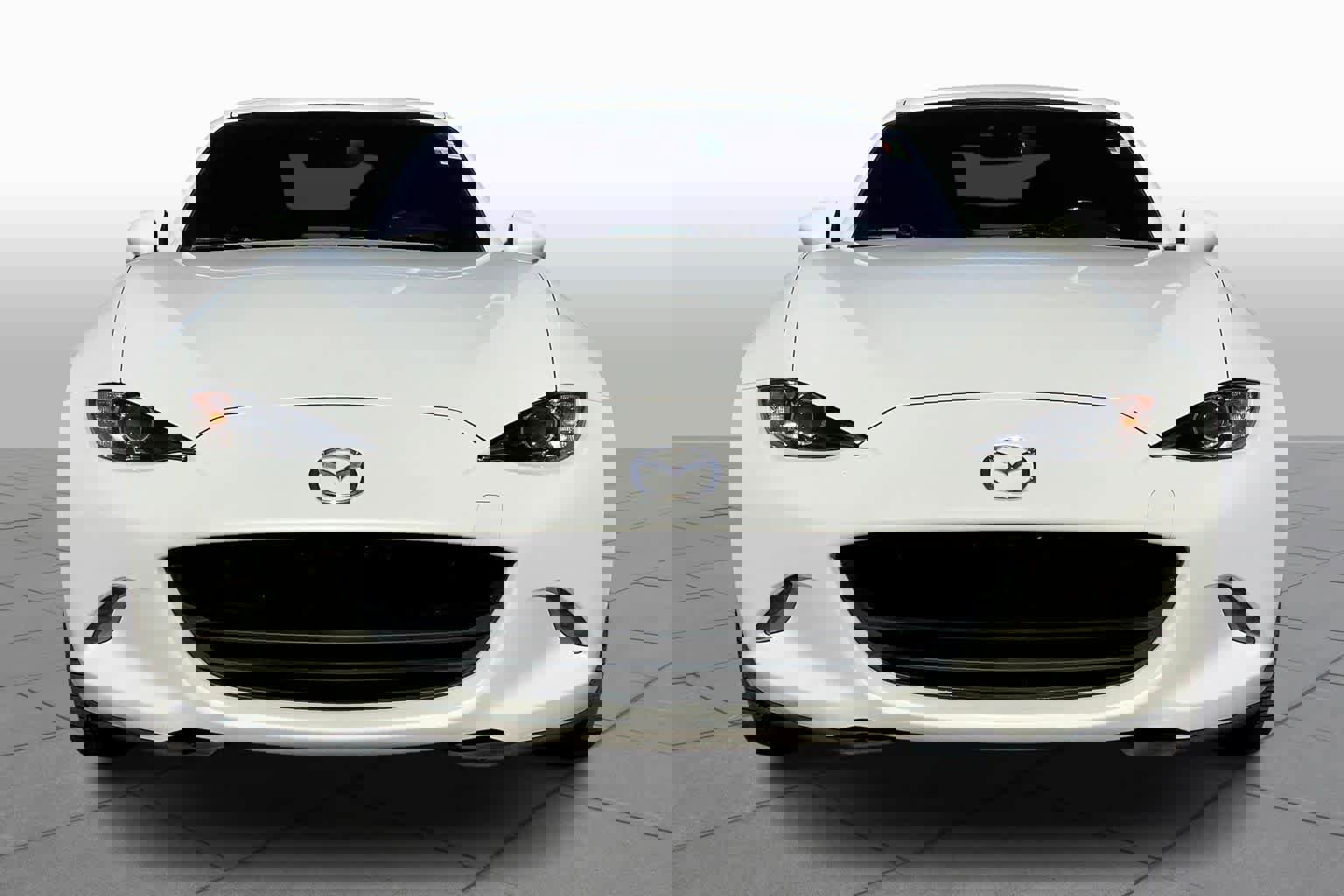 Used 2021 MAZDA MX-5 Miata RF Grand Touring image 3