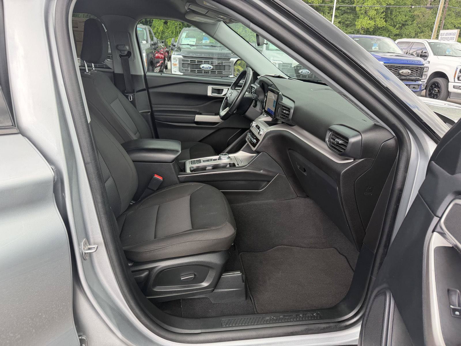 Certified 2023 Ford Explorer XLT RWD image 17