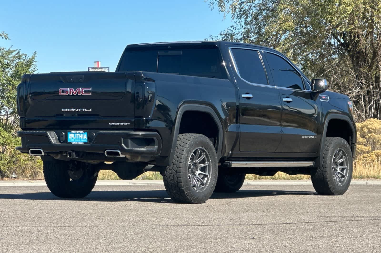 Used 2019 GMC Sierra 1500 Denali w/ Denali Ultimate Package AWD/4WD image 2