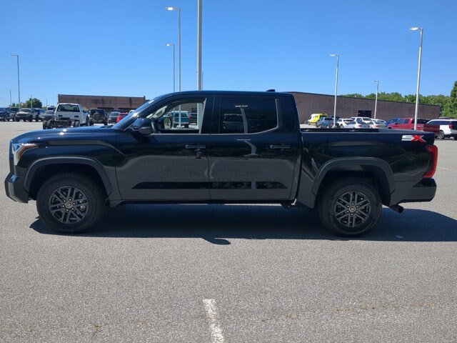 Used 2023 Toyota Tundra SR5 w/ SR5 Convenience Package AWD/4WD image 7