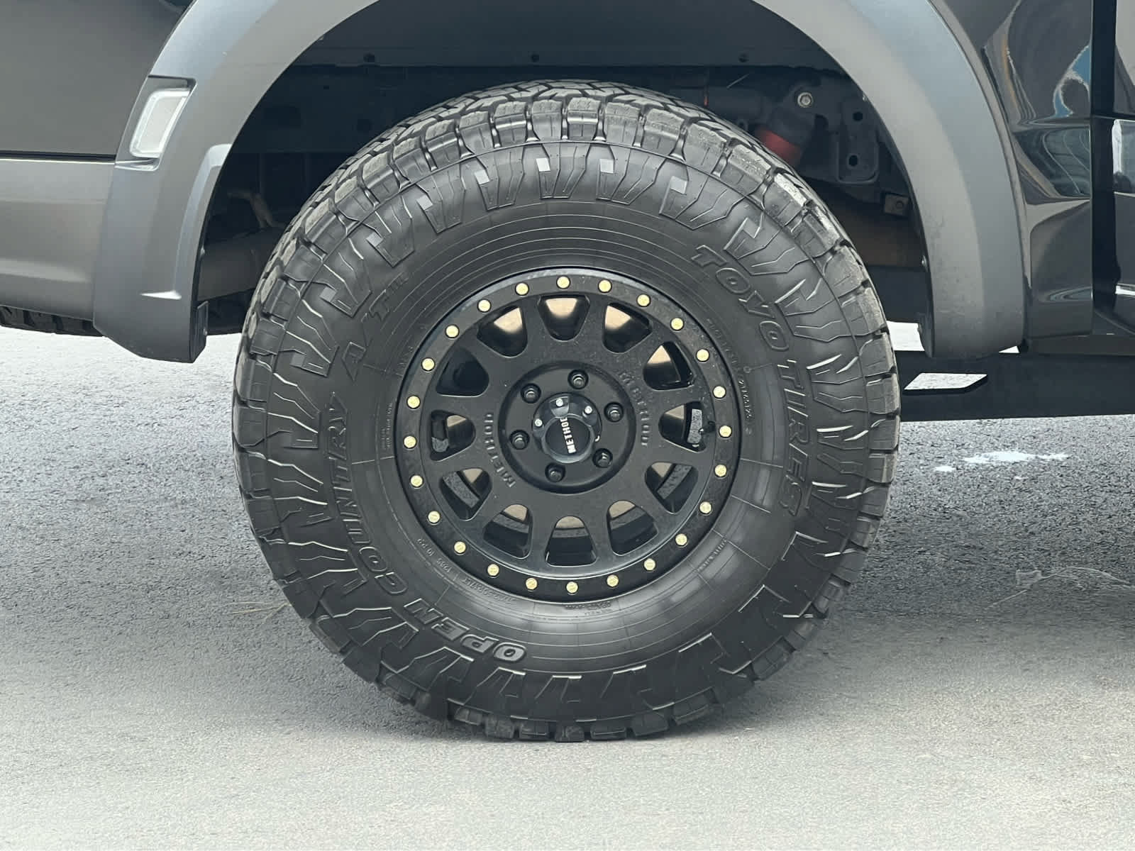 Certified 2022 Ford F150 Raptor w/ Raptor 37 Performance Package AWD/4WD image 15