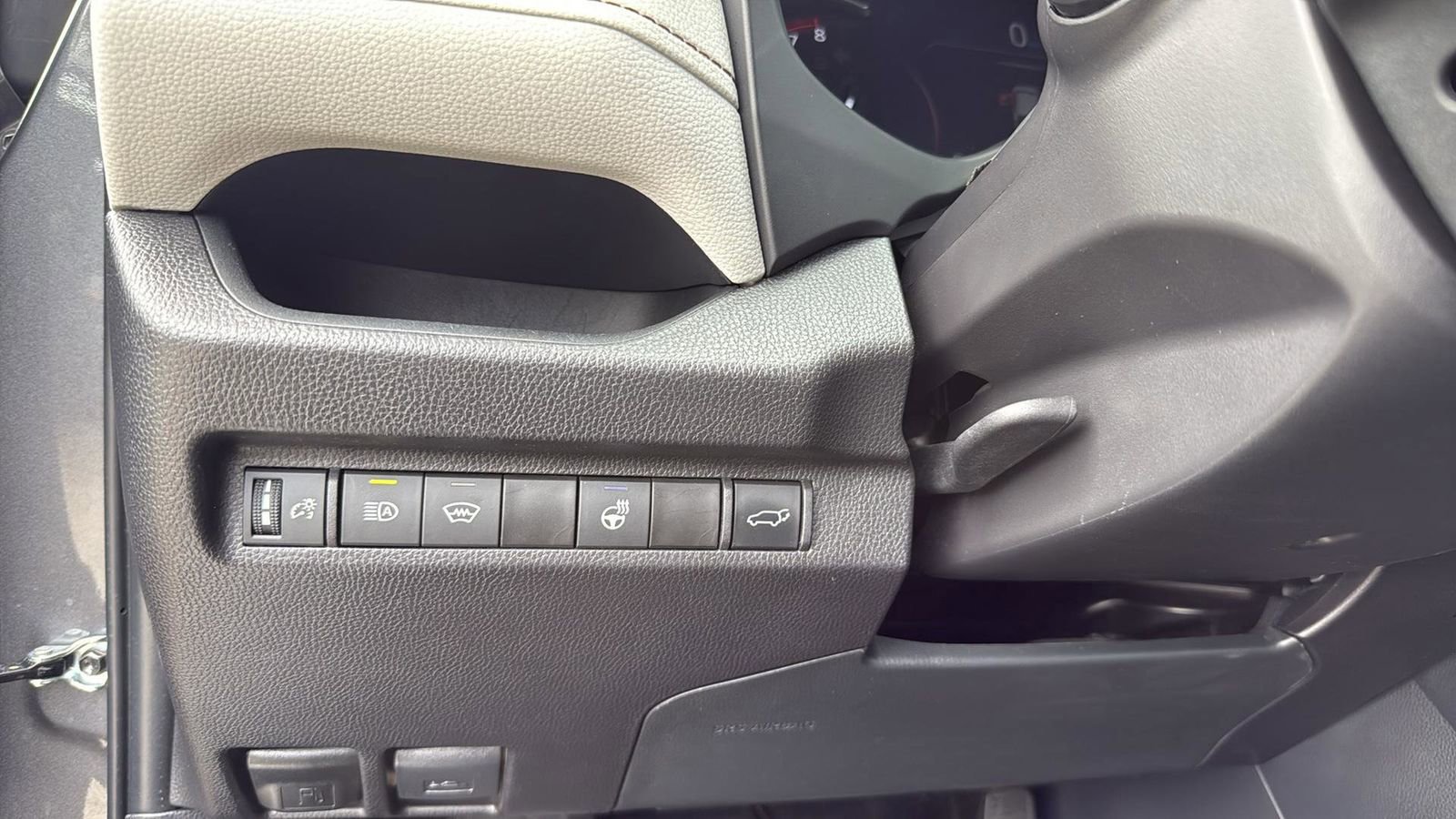 Used 2024 Toyota RAV4 XLE Premium image 18