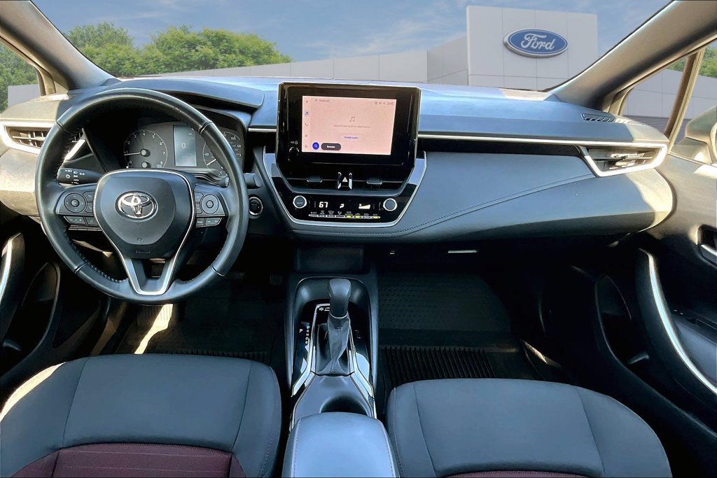 Used 2024 Toyota Corolla SE w/ SE Convenience Package FWD image 7