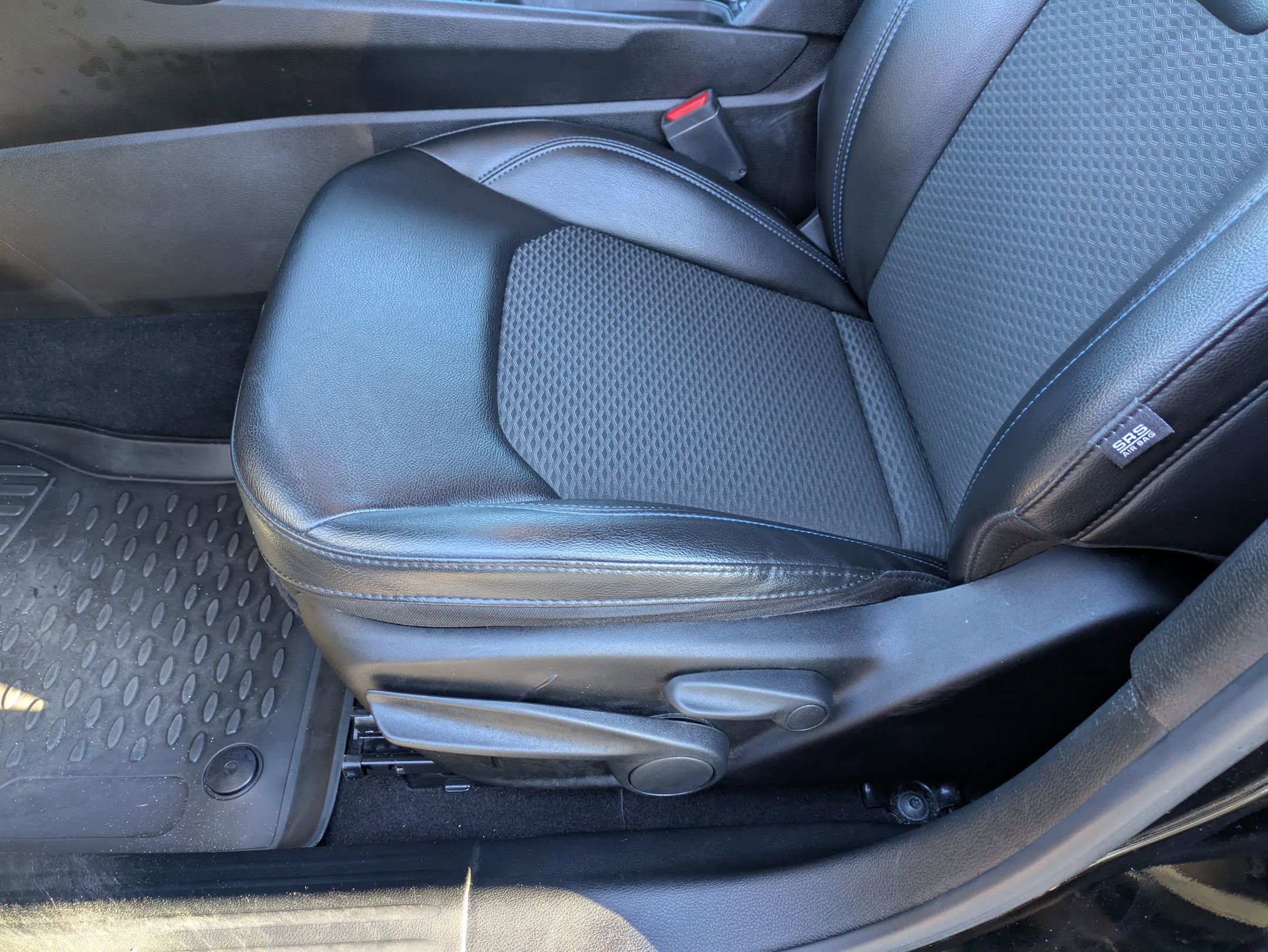 Used 2022 Jeep Compass Latitude image 13