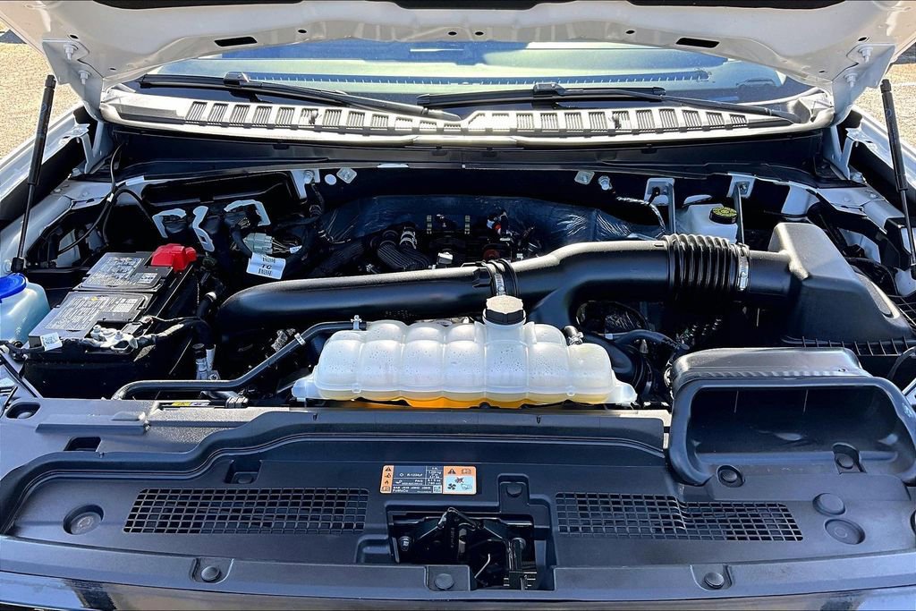Certified 2025 Ford Expedition Active AWD/4WD image 12