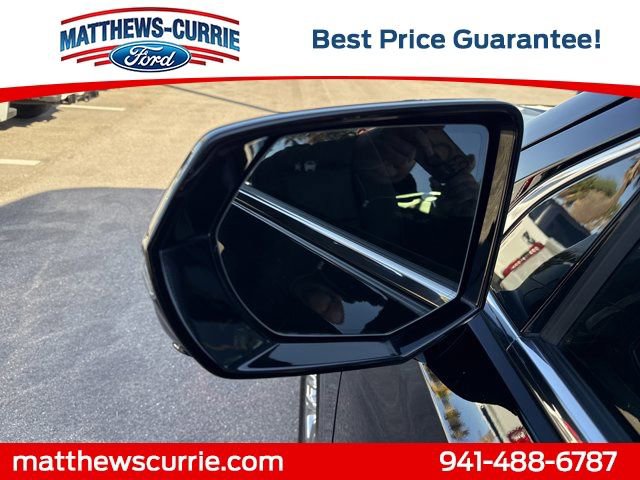 Used 2022 GMC Yukon SLT w/ SLT Premium Package image 8