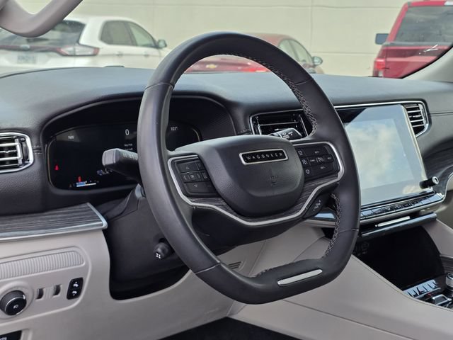 Used 2022 Jeep Wagoneer Series III AWD/4WD image 25