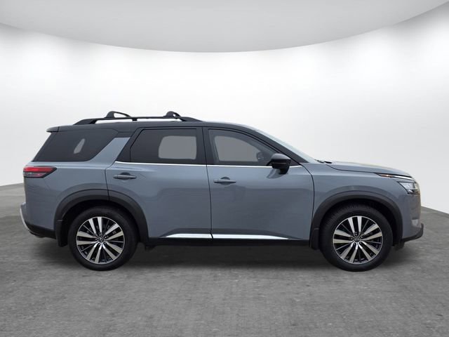 Used 2022 Nissan Pathfinder Platinum w/ Lighting Package (N92) image 5
