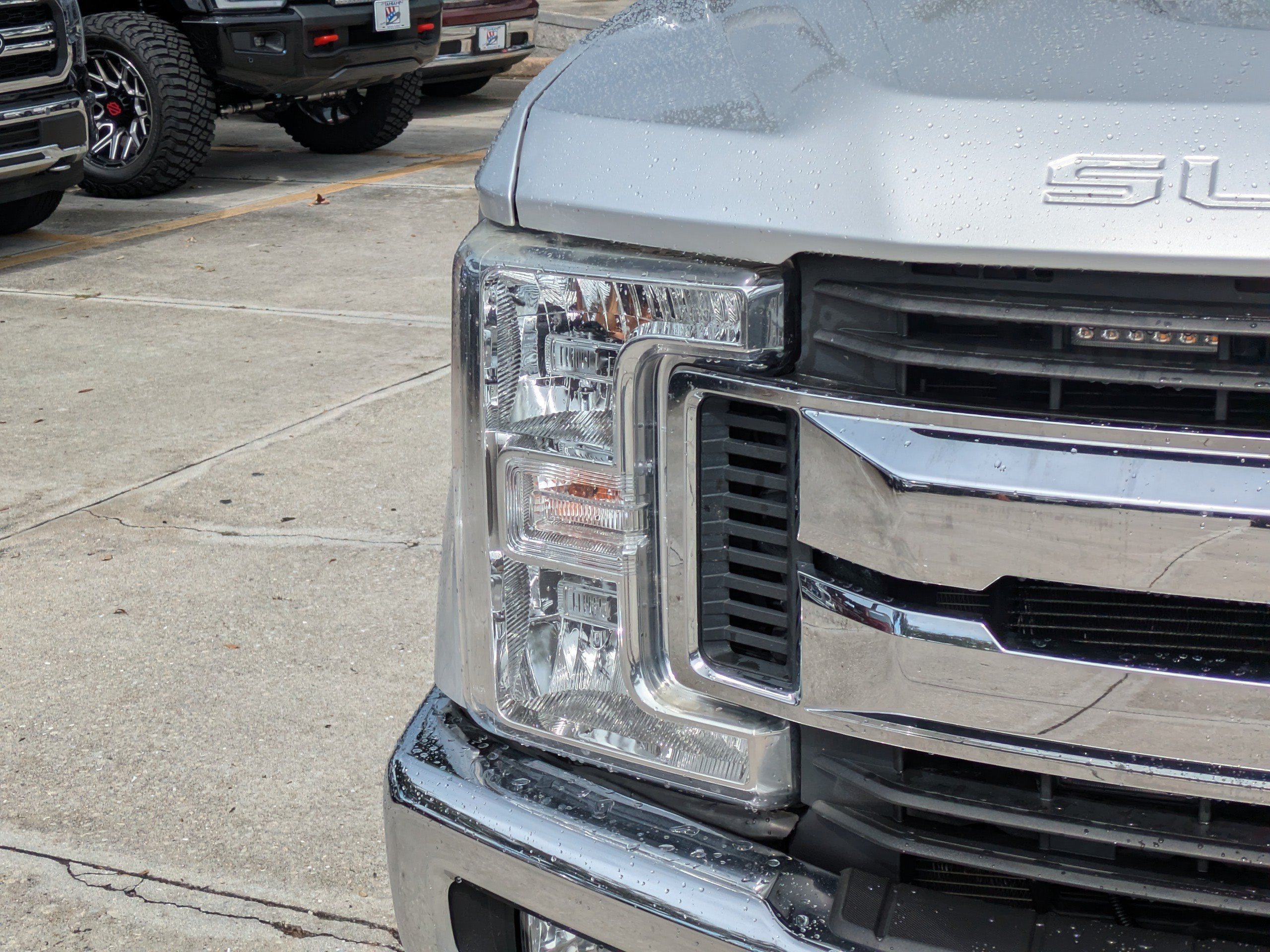 Certified 2019 Ford F350 XLT w/ XLT Premium Package AWD/4WD image 9