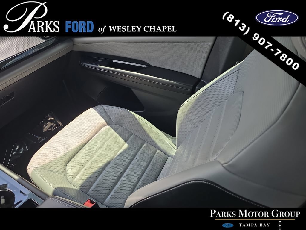 Used 2024 Volkswagen Atlas Cross Sport SEL R-Line AWD/4WD image 14