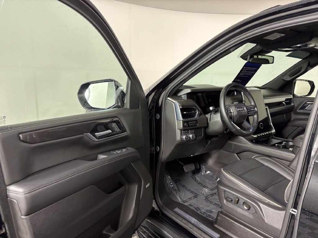 Used 2026 GMC Yukon XL Elevation w/ LPO, Elevation Black Package AWD/4WD image 11