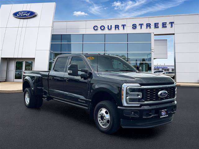 Certified 2025 Ford F350 Platinum AWD/4WD image 3