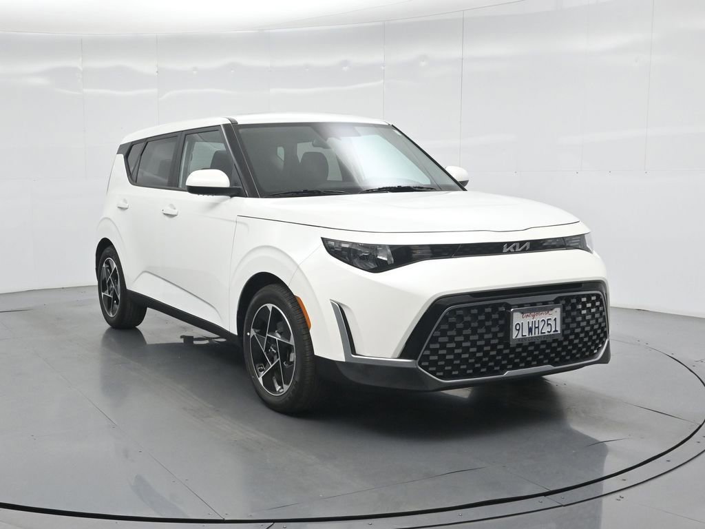 Used 2024 Kia Soul EX image 2