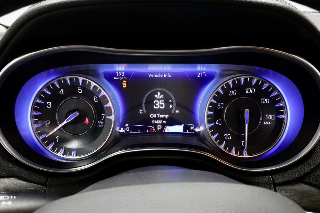 Used 2018 Chrysler 300 Touring L image 29