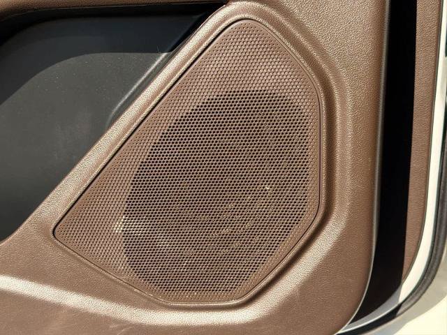 Certified 2022 Ford Explorer King Ranch w/ Premium Technology Package AWD/4WD image 32
