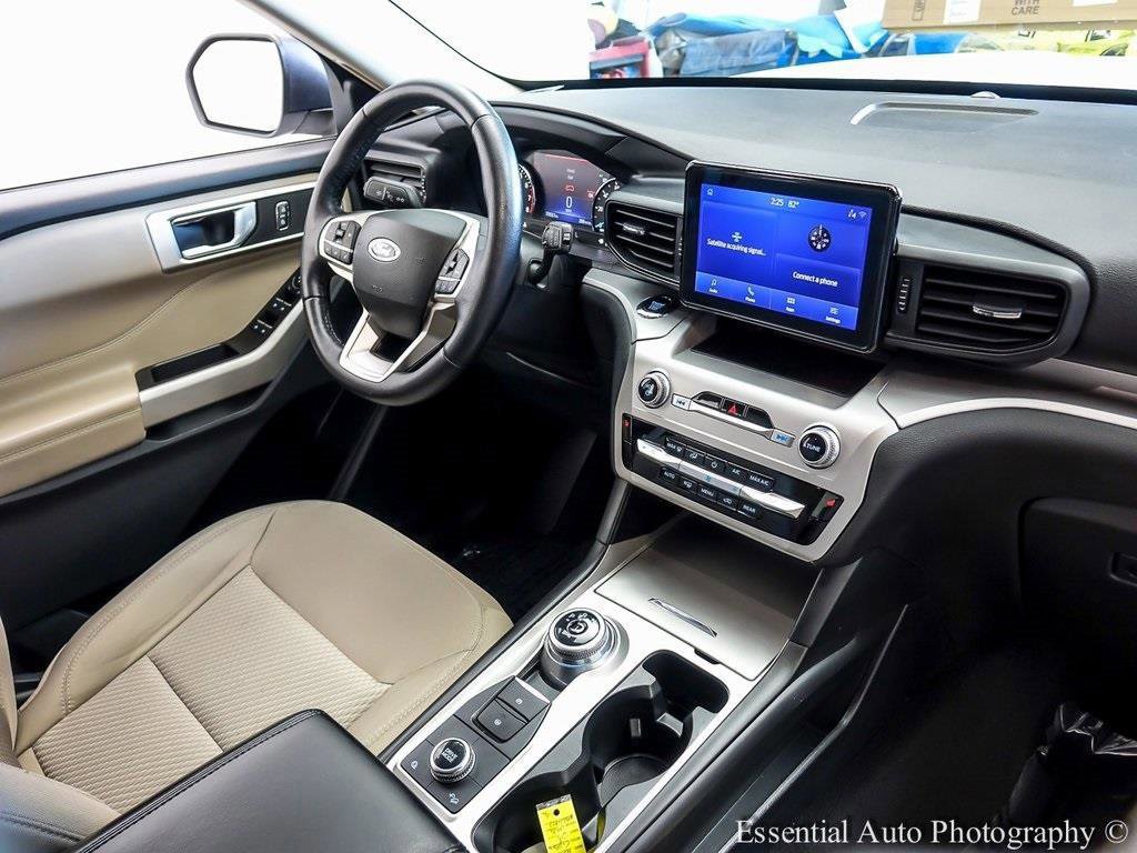 Certified 2022 Ford Explorer XLT image 26