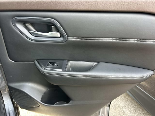 Used 2023 Nissan Rogue SV w/ SV Premium Package AWD/4WD image 23