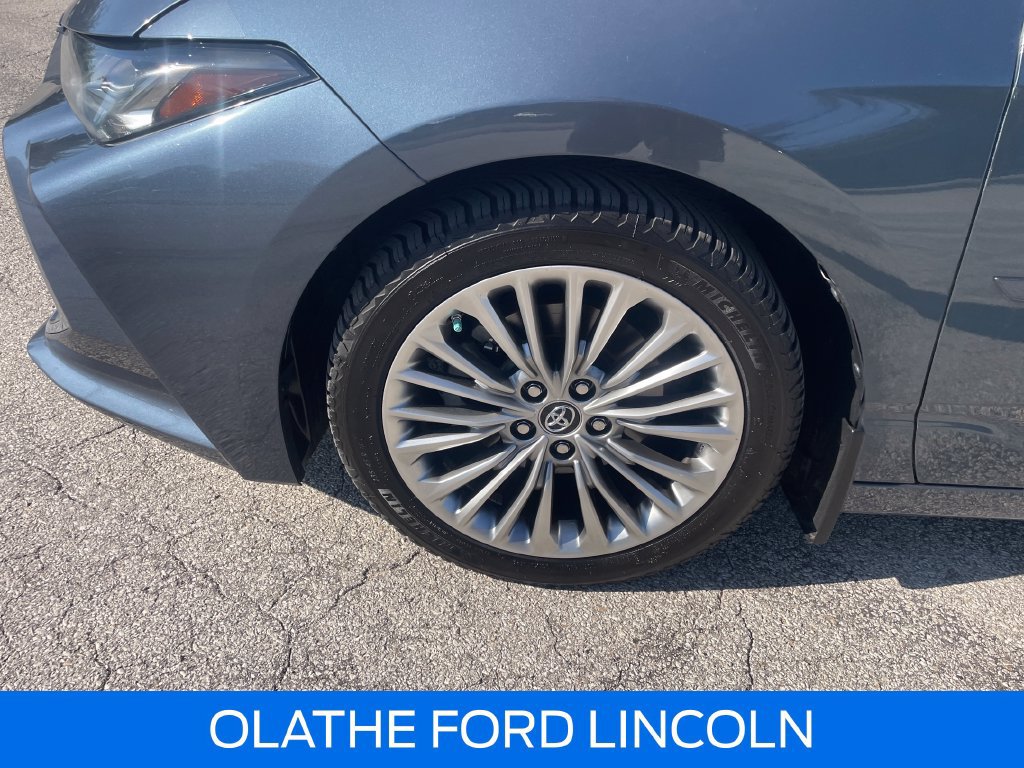 Used 2019 Toyota Avalon Limited FWD image 26